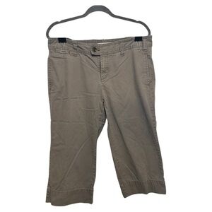Size 12 Women's Khaki Capri